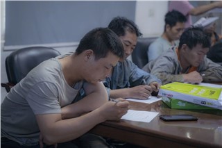 朝陽集團開展行車和有限作業(yè)空間安全操作培訓、道路交通安全培訓